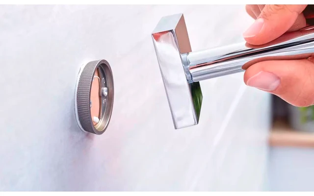 Tesa Ekkro Seifenspender Satiniertes Glas Inklusive Klebelösung 200 Ml 4 Tesa Ekkro Seifenspender Satiniertes Glas Inklusive Klebelösung 200 Ml – Bild 4